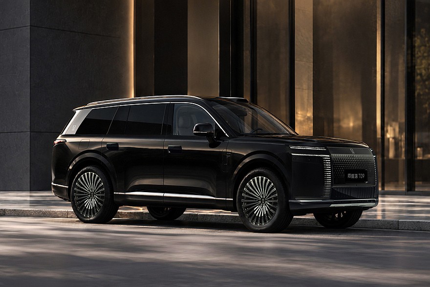 Серийный Avatr T09 для Китая